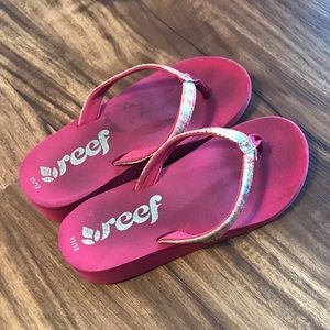Little girls Reef flip flops - size 11/12